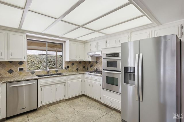 6907 Eloy Avenue, Bakersfield, CA 93308