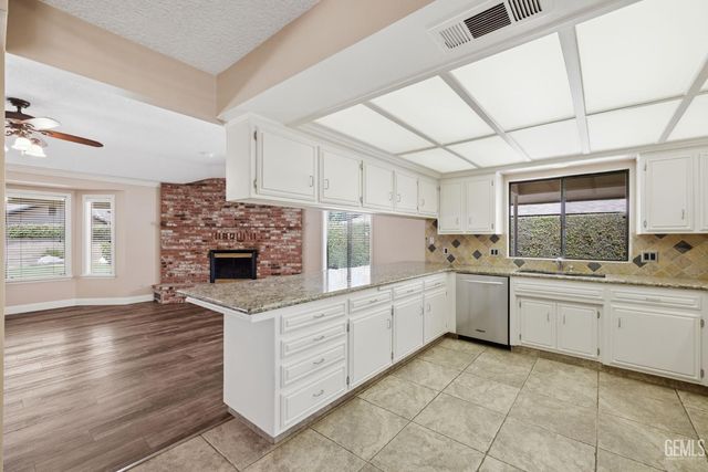 6907 Eloy Avenue, Bakersfield, CA 93308