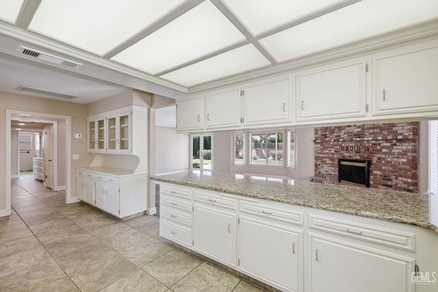 6907 Eloy Avenue, Bakersfield, CA 93308