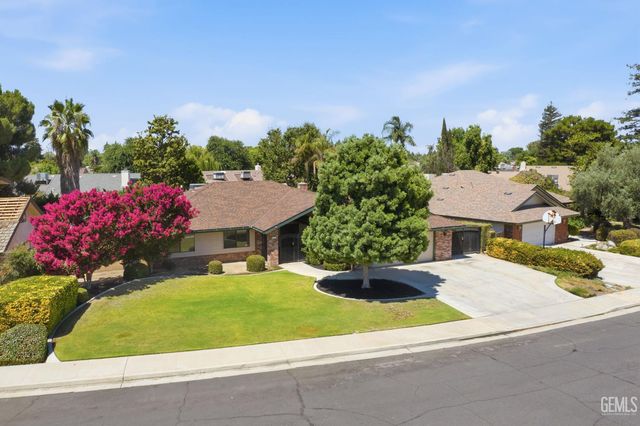 6907 Eloy Avenue, Bakersfield, CA 93308