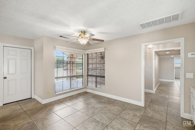 6907 Eloy Avenue, Bakersfield, CA 93308