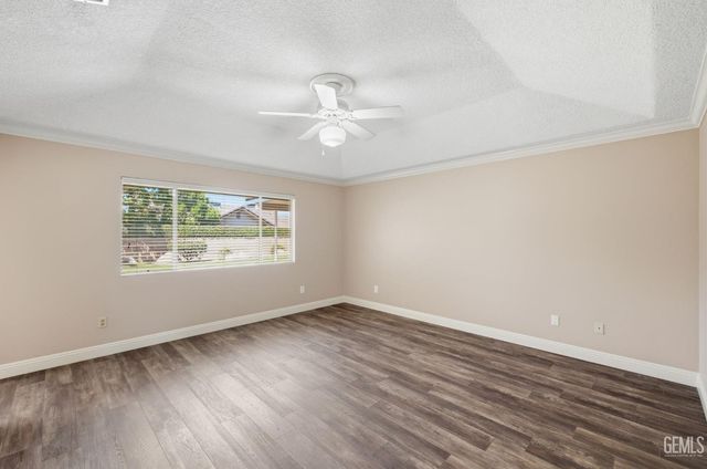 6907 Eloy Avenue, Bakersfield, CA 93308