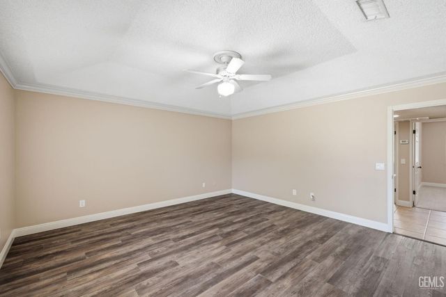6907 Eloy Avenue, Bakersfield, CA 93308