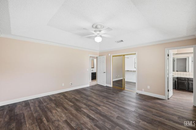 6907 Eloy Avenue, Bakersfield, CA 93308
