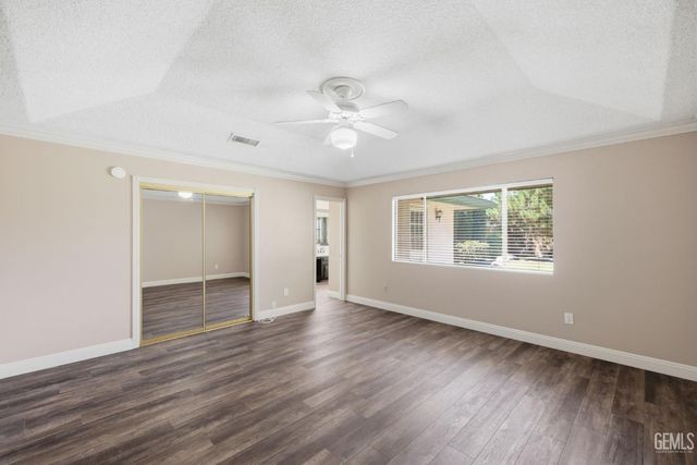 6907 Eloy Avenue, Bakersfield, CA 93308
