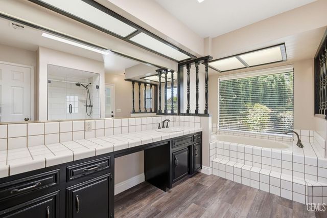 6907 Eloy Avenue, Bakersfield, CA 93308