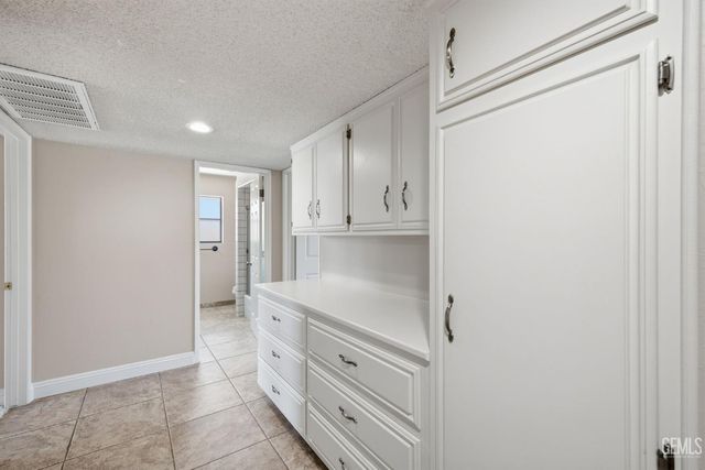 6907 Eloy Avenue, Bakersfield, CA 93308