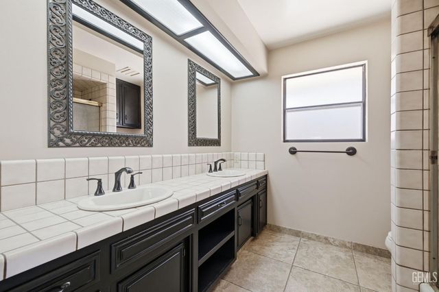 6907 Eloy Avenue, Bakersfield, CA 93308