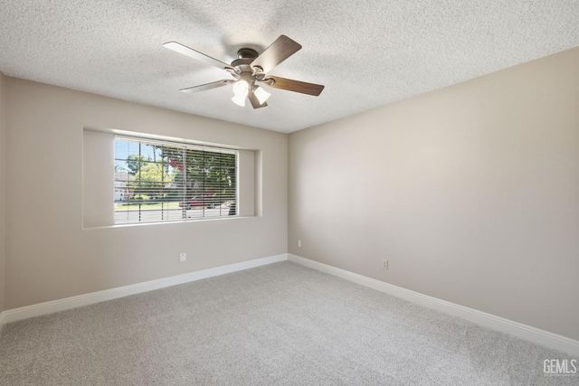 6907 Eloy Avenue, Bakersfield, CA 93308