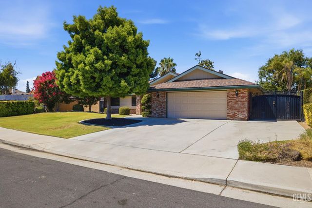 6907 Eloy Avenue, Bakersfield, CA 93308