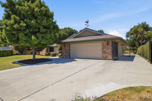 6907 Eloy Avenue, Bakersfield, CA 93308