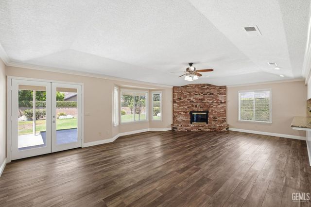 6907 Eloy Avenue, Bakersfield, CA 93308