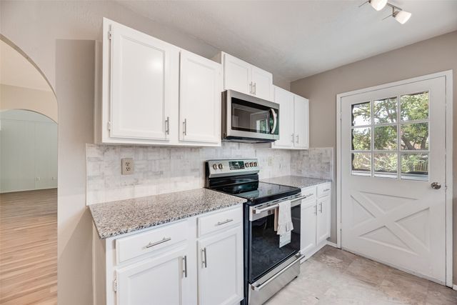 2002 Rose Hill Road, Carrollton, TX 75007