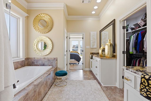 24 Algeciras Lane, Hot Springs Village, AR 71909