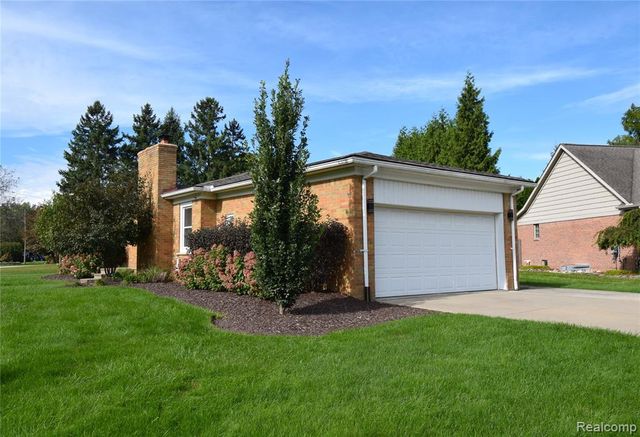 38081 E Bonkay Drive, Clinton Township, MI 48036
