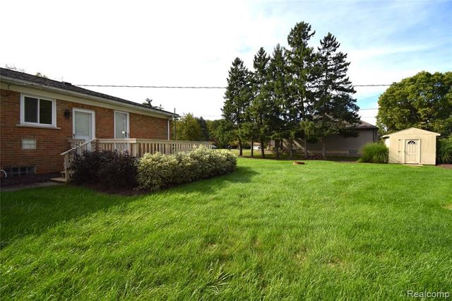 38081 E Bonkay Drive, Clinton Township, MI 48036
