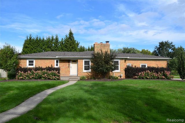 38081 E Bonkay Drive, Clinton Township, MI 48036