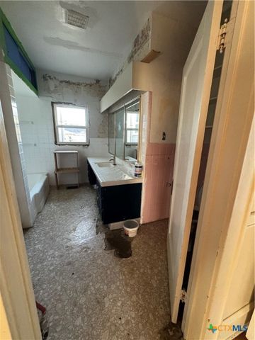 1304 N 3rd Street, Temple, TX 76501