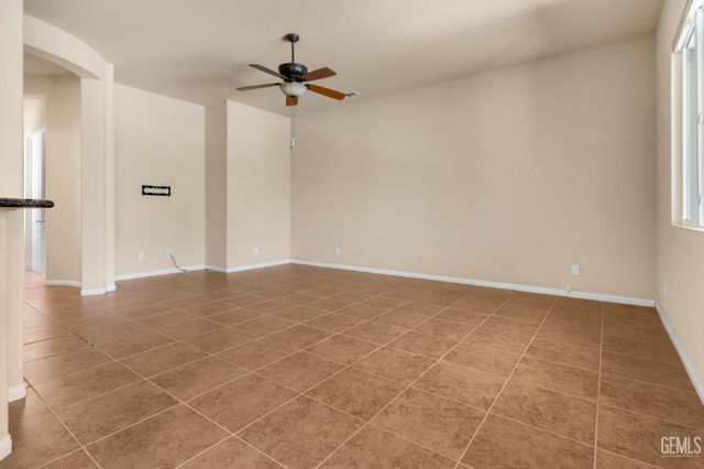 5914 Park Place Drive, Bakersfield, CA 93306