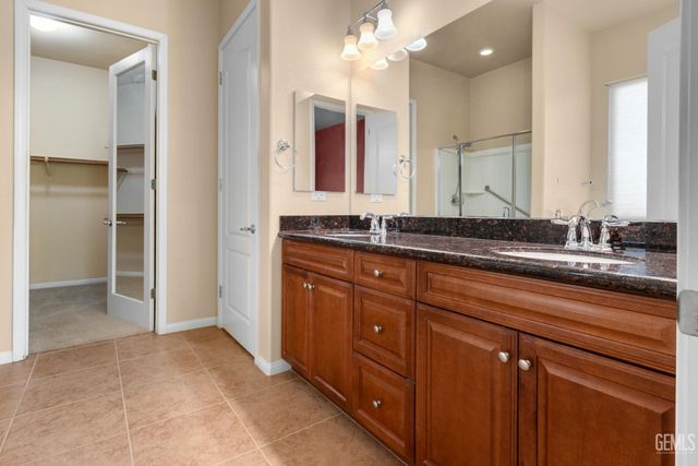 5914 Park Place Drive, Bakersfield, CA 93306