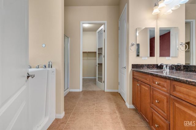 5914 Park Place Drive, Bakersfield, CA 93306