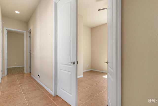 5914 Park Place Drive, Bakersfield, CA 93306