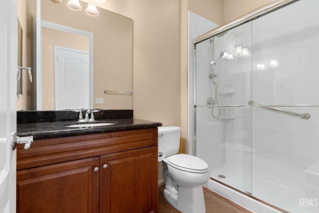 5914 Park Place Drive, Bakersfield, CA 93306