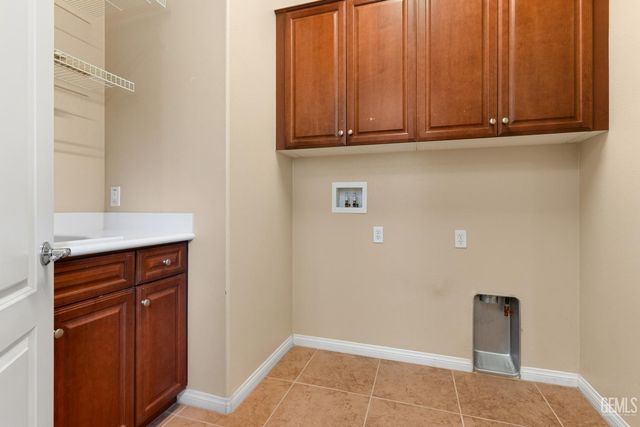 5914 Park Place Drive, Bakersfield, CA 93306