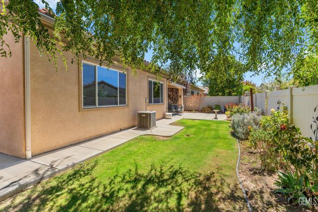 5914 Park Place Drive, Bakersfield, CA 93306