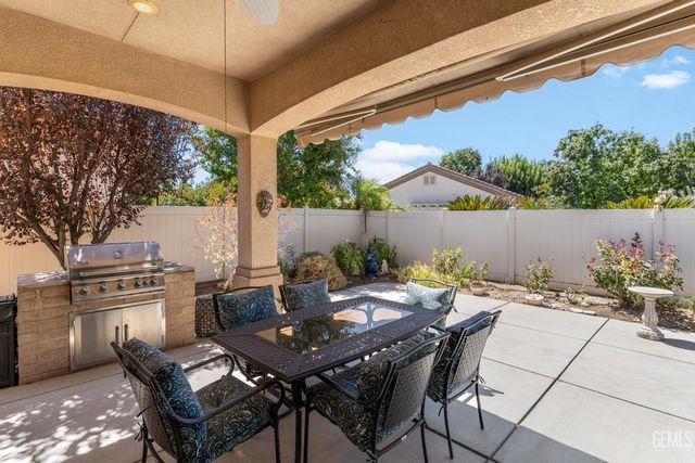 5914 Park Place Drive, Bakersfield, CA 93306