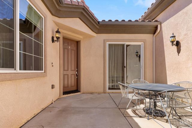 5914 Park Place Drive, Bakersfield, CA 93306