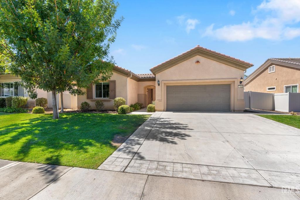5914 Park Place Drive, Bakersfield, CA 93306