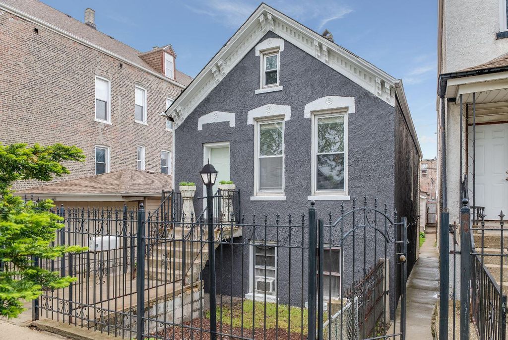 2862 W 22nd Place, Chicago, IL 60623