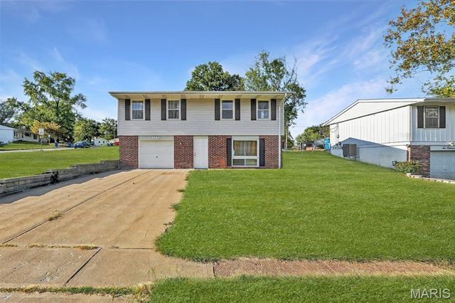 609 Auber Drive, Manchester, MO 63011