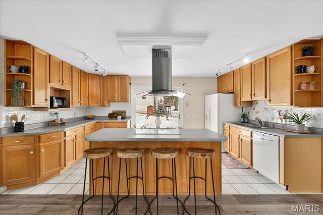 609 Auber Drive, Manchester, MO 63011