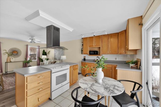 609 Auber Drive, Manchester, MO 63011