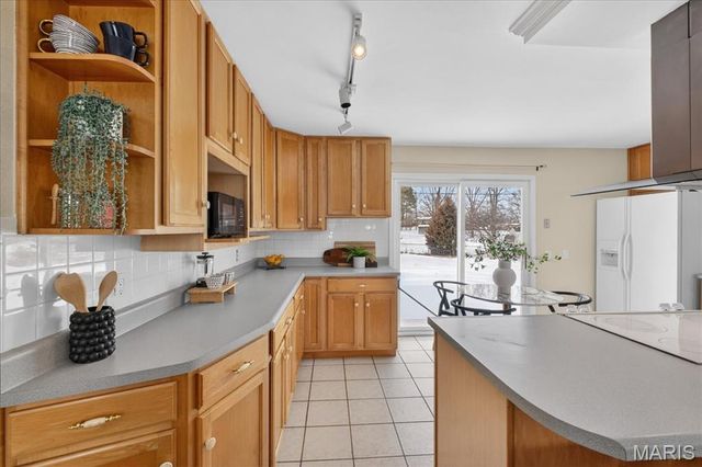 609 Auber Drive, Manchester, MO 63011