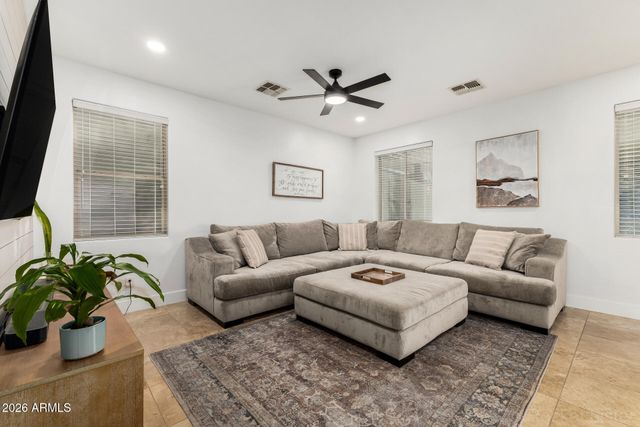 28266 N SHUNDEEN Circle, San Tan Valley, AZ 85143