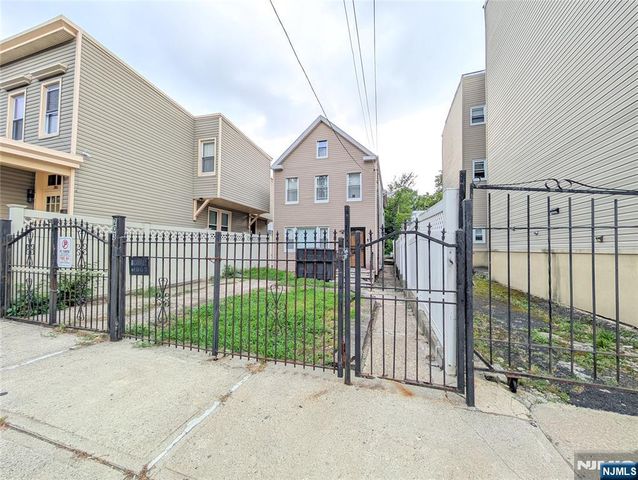 203 Lake Street, Newark, NJ 07104