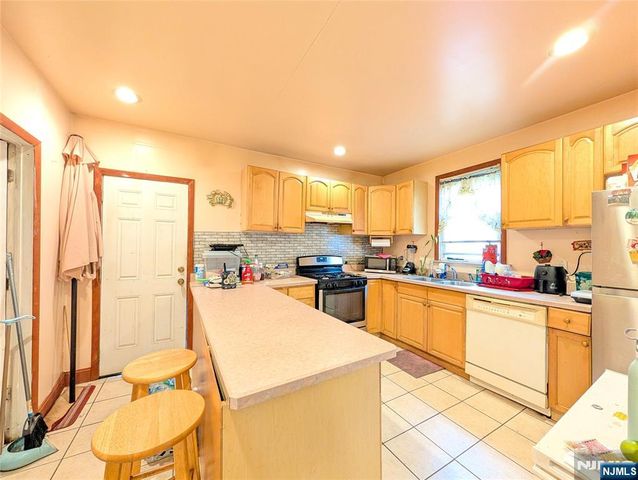 203 Lake Street, Newark, NJ 07104