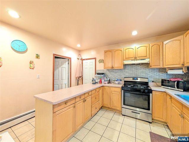 203 Lake Street, Newark, NJ 07104