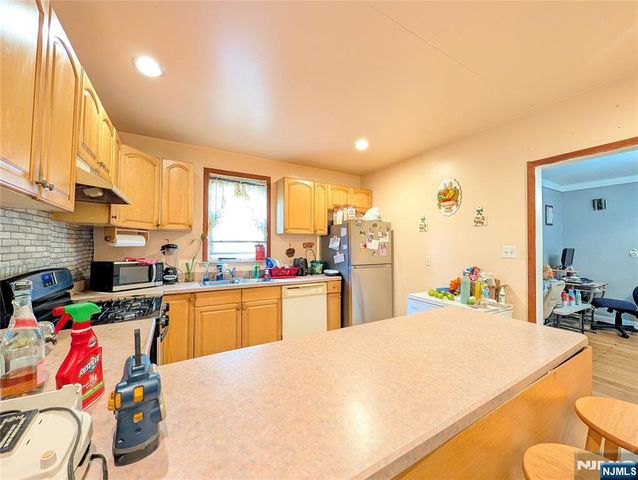 203 Lake Street, Newark, NJ 07104