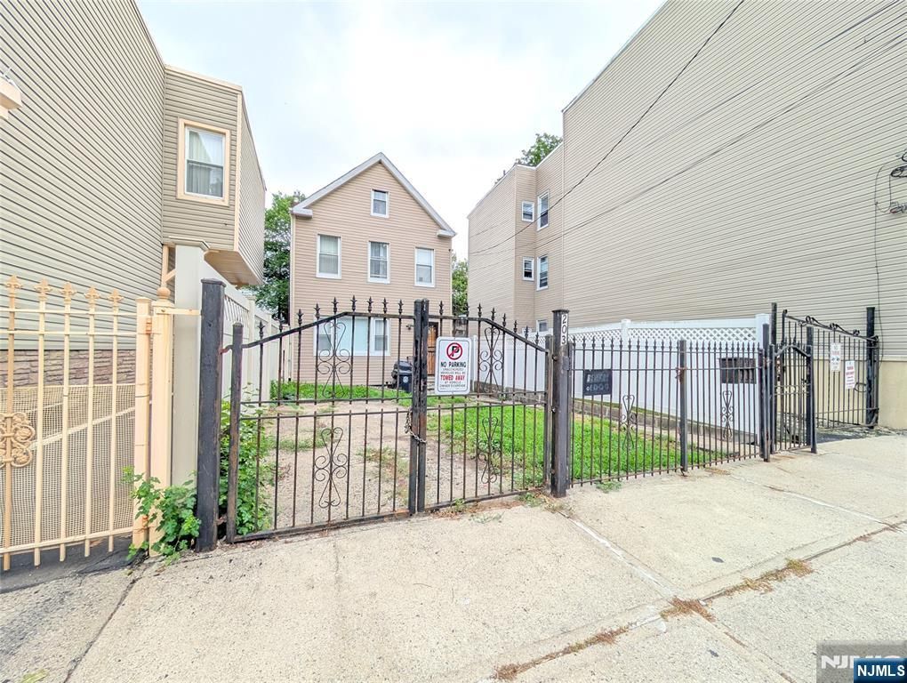 203 Lake Street, Newark, NJ 07104