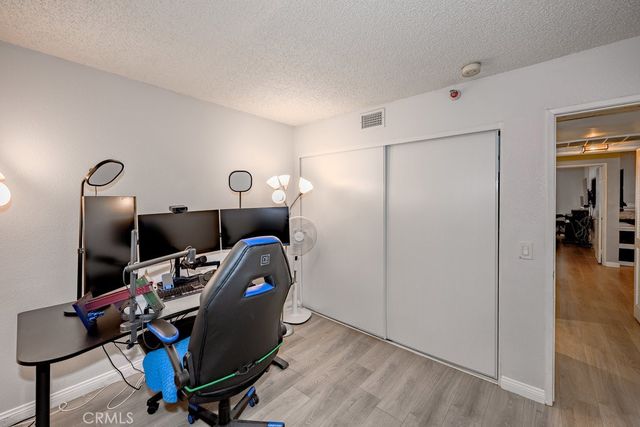 6545 Reseda Boulevard 3, Reseda, CA 91335