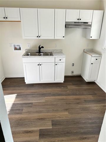 1305 Middle Ring Road, Mobile, AL 36608