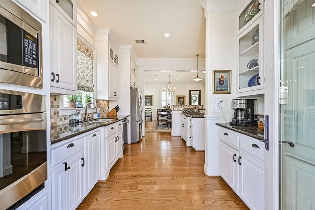 2 Compass Circle, Galveston, TX 77554