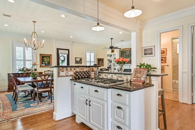 2 Compass Circle, Galveston, TX 77554