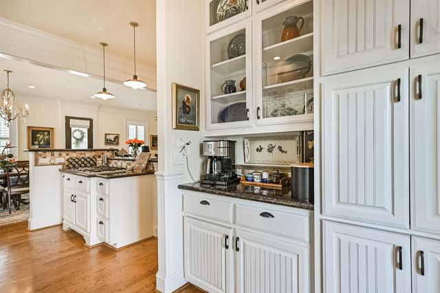 2 Compass Circle, Galveston, TX 77554