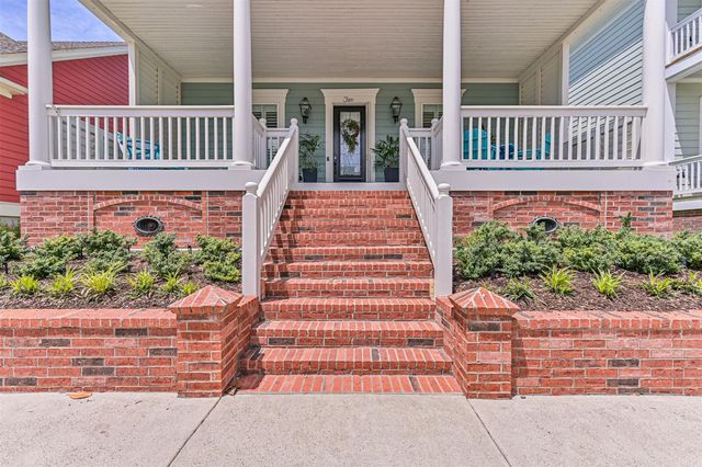 2 Compass Circle, Galveston, TX 77554