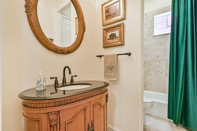 2 Compass Circle, Galveston, TX 77554